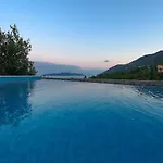 Vita,free Wifi,nearby Sea