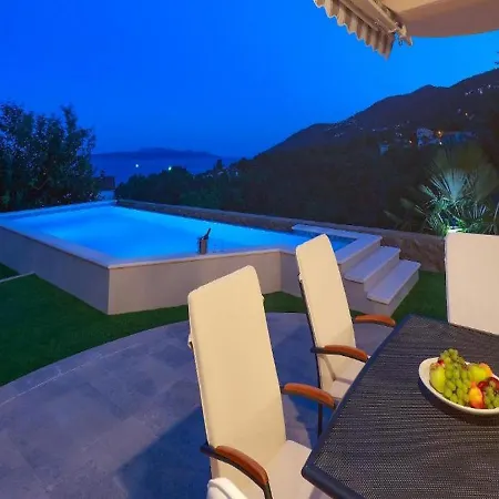 Vita,free Wifi,nearby Sea Villa *